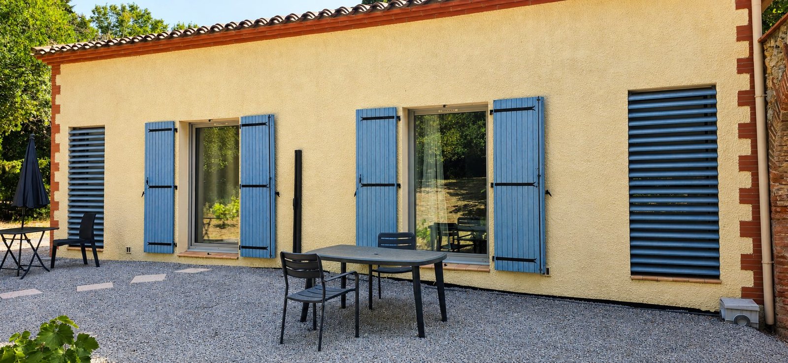 Façade et terrasse privée